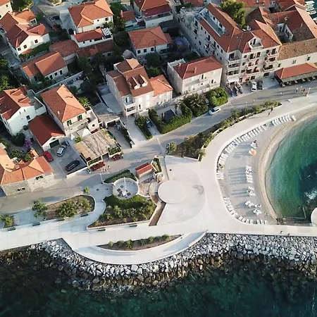 Nela شقة بوستيرا